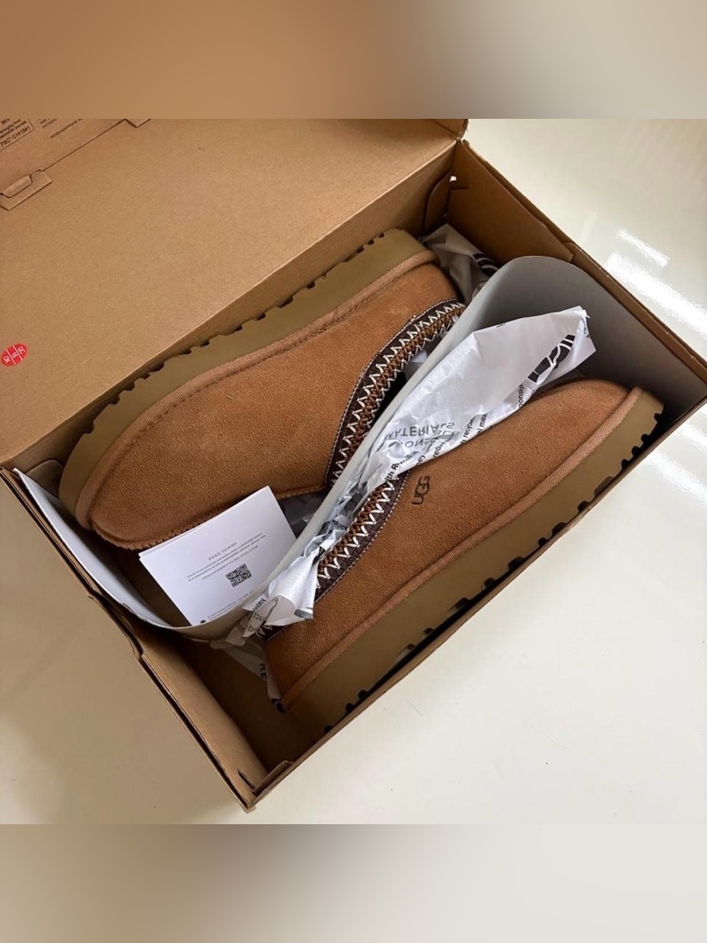 Ugg Tasman Slippers Chestnut Size 8 Brand New! - Picture 2 of 5